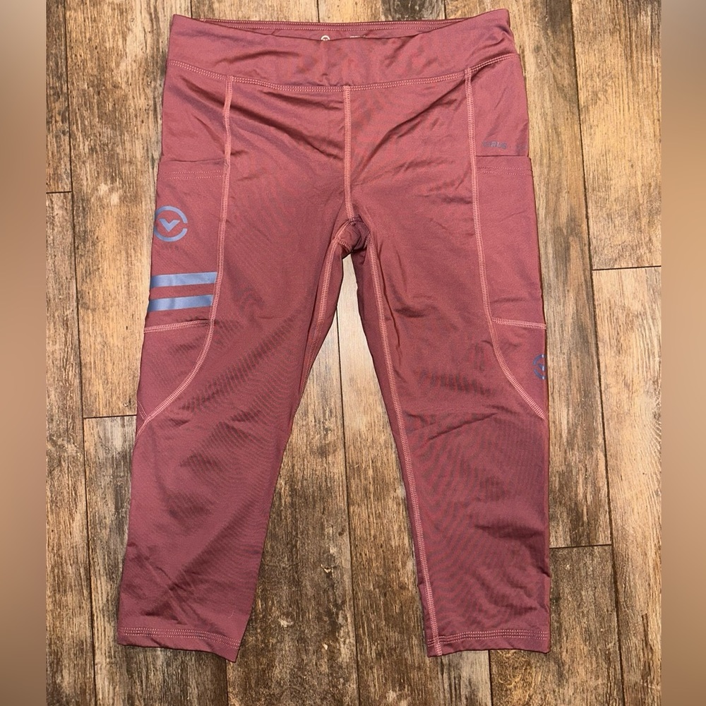 Virus crop leggings